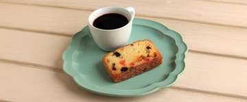 Savor the Spirit of Christmas: Pairing Tea with Cakes and Festive Cheer